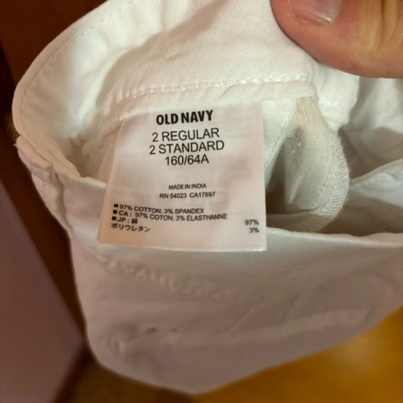 Old Navy‎ Mid Rise White Shorts Size 2 - Picture 12 of 12
